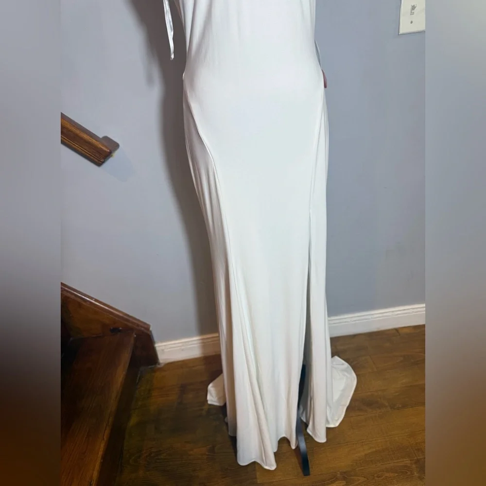 IEENA for Mac Duggal Zuri Beaded Halter White Jersey Gown size 6 - Picture 3 of 14
